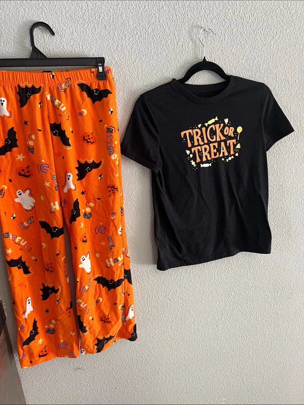 Kid’s Halloween pj set